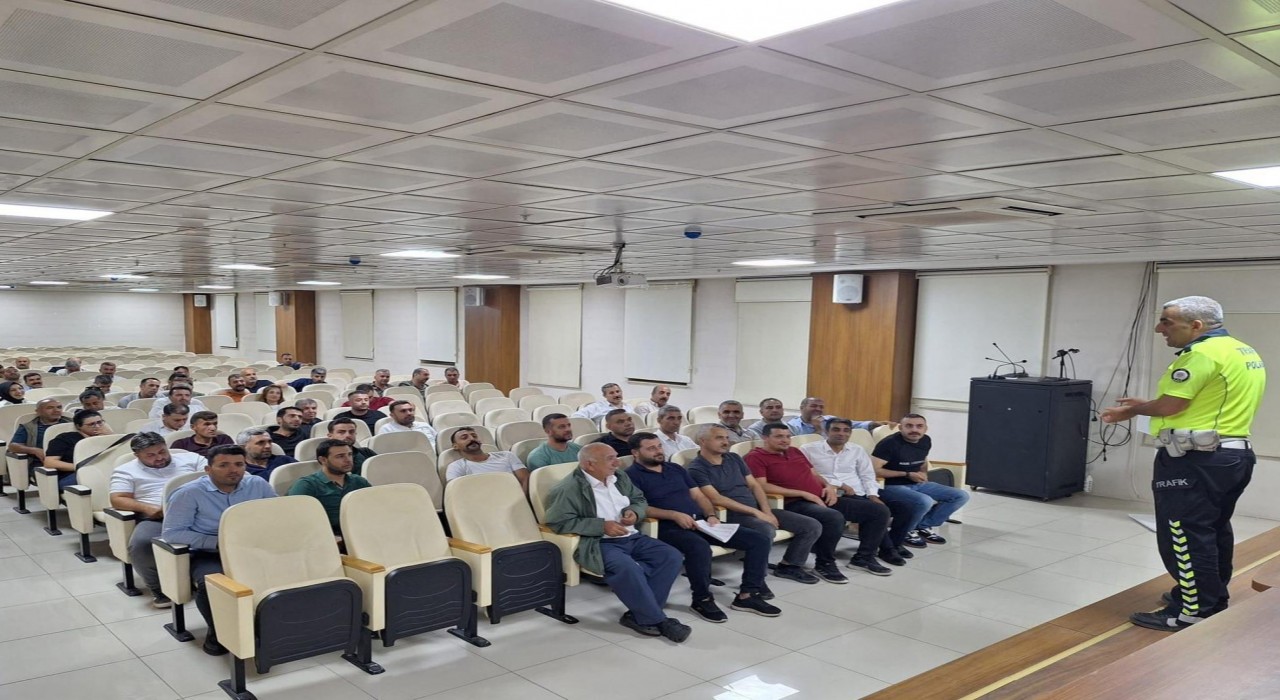 Siirtte toplu taşıma şoförlerine trafik güvenliği eğitimi verildi