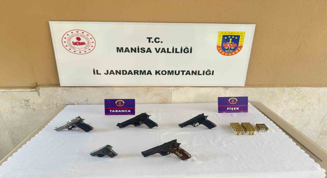 Silah kaçakçısına operasyon: Adli kontrolle serbest bırakıldı