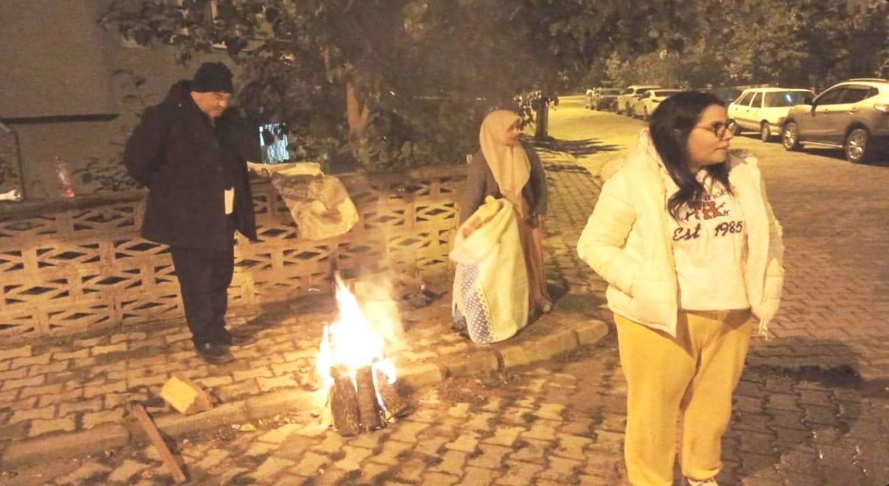 Simavda 10 saatte irili ufaklı 55 sarsıntı kaydedildi