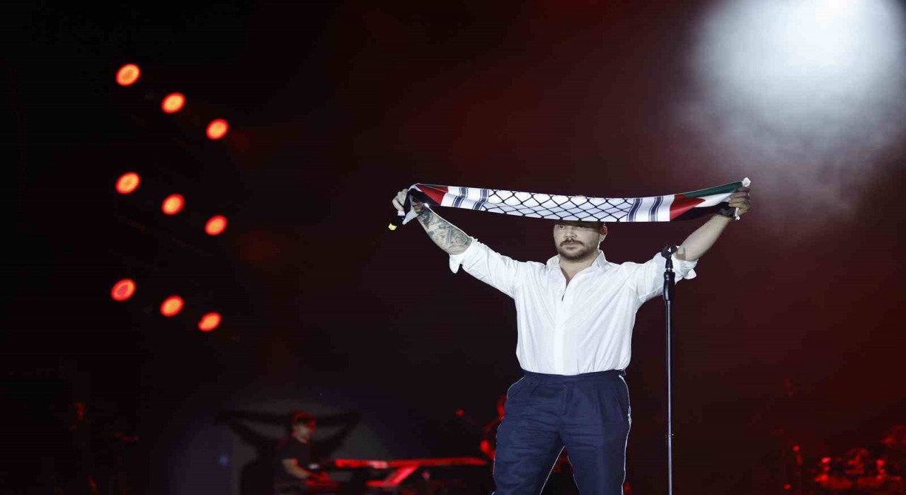 Sinan Akçıldan Filistine destek