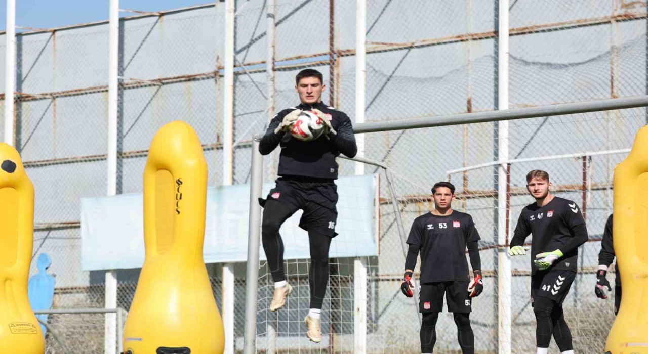 Sivassporda, Ankara Keçiörengücü maçı hazırlıkları sürüyor