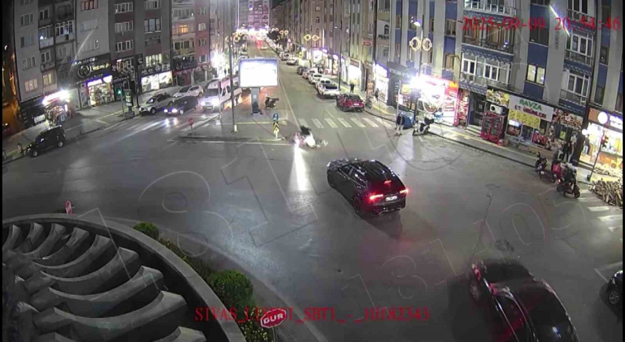 Sivasta trafik kazaları kameralara yansıdı
