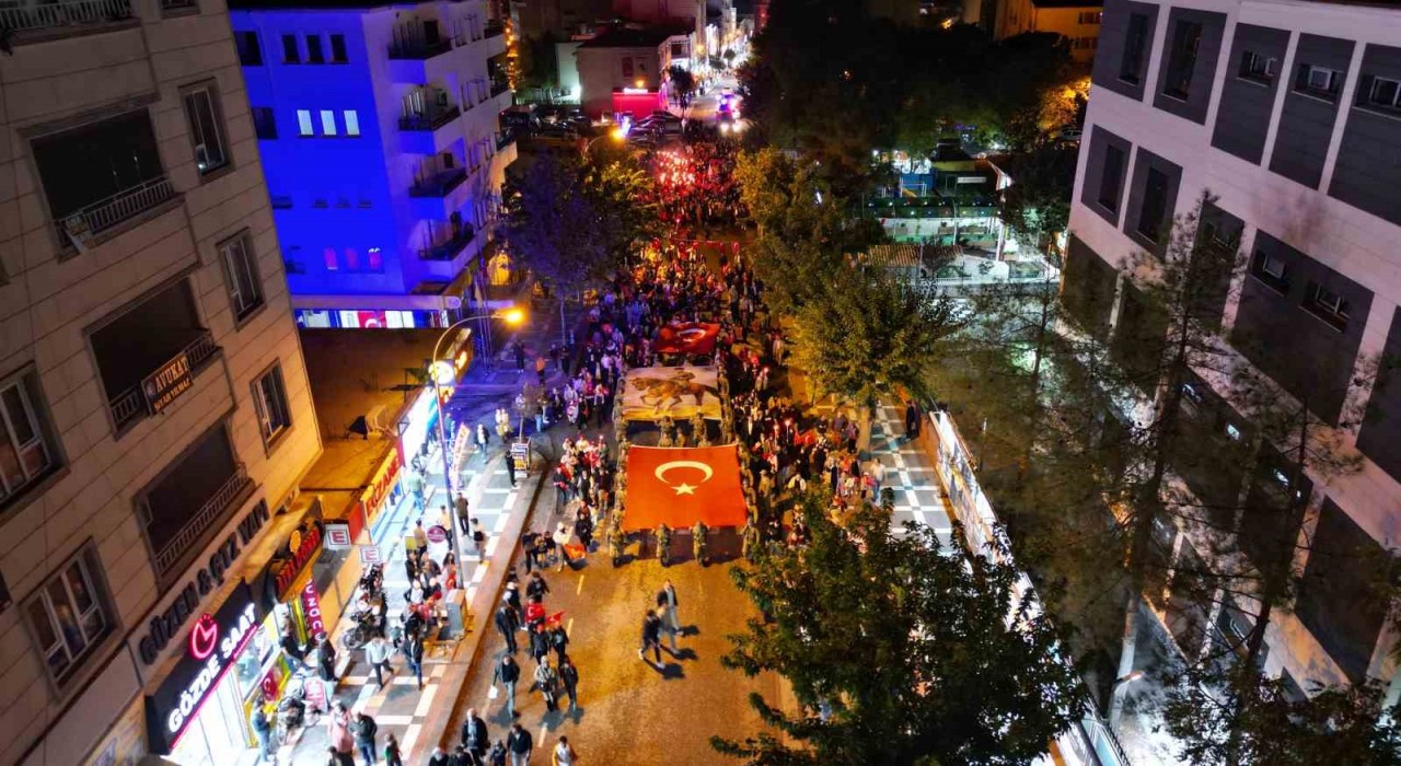 Siverekte fener alayı yürüyüşü düzenlendi