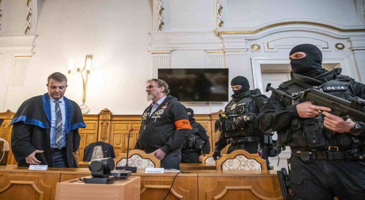 Slovakyada Başbakan Ficoya suikast girişiminde bulunan saldırgana 21 yıl hapis cezası