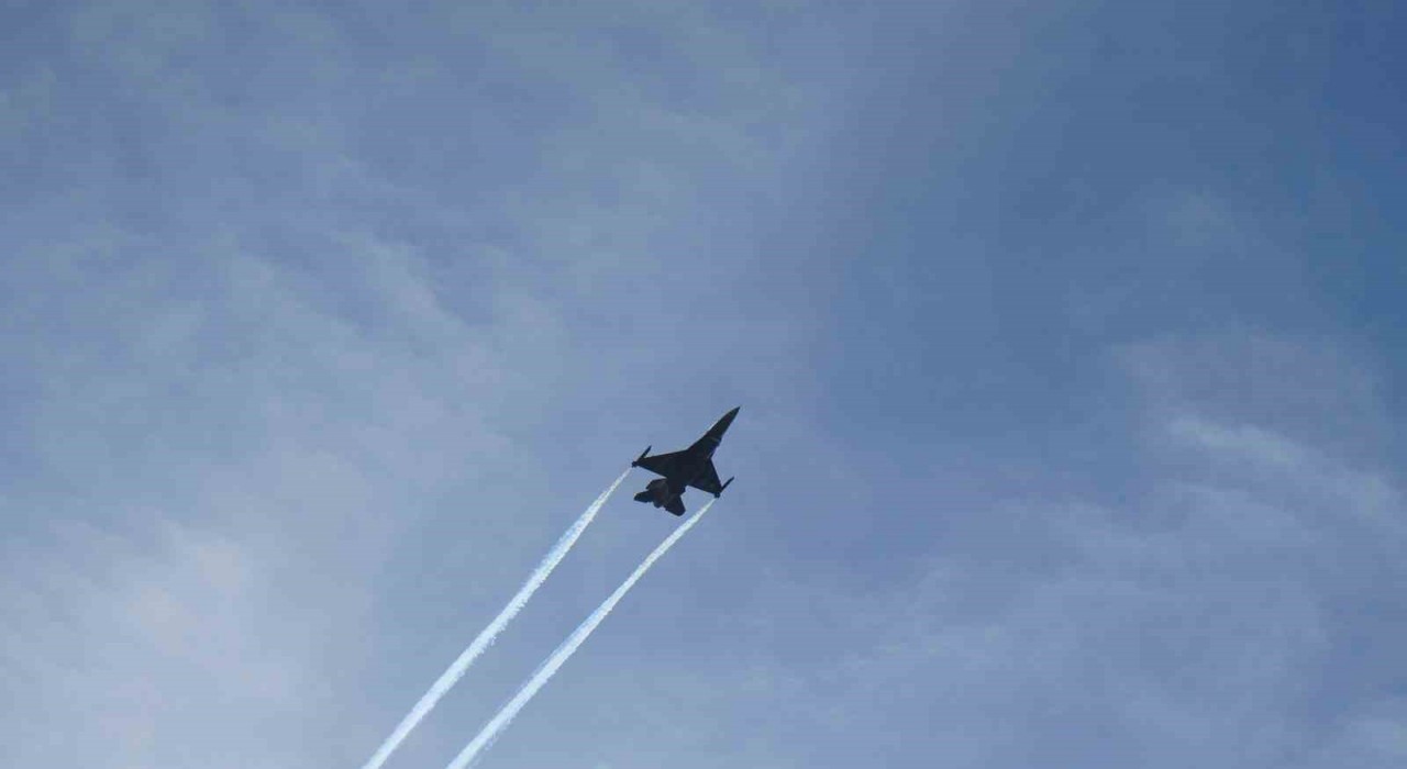 SOLOTÜRK, Anıtkabir semalarında çevre tanıma uçuşunu icra etti