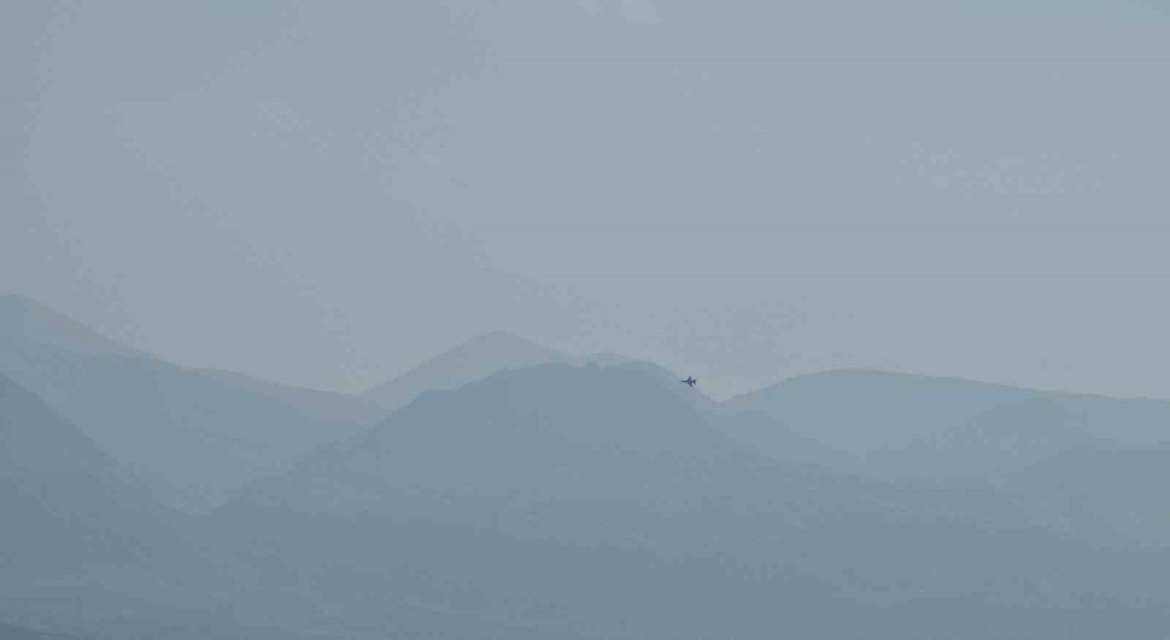 SOLOTÜRKten Kayseride nefes kesen uçuş