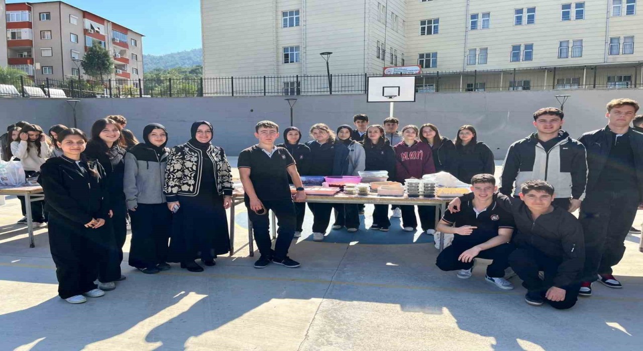 Soma Ali Uzunoğlu Lisesinden Gazzeye yardım eli