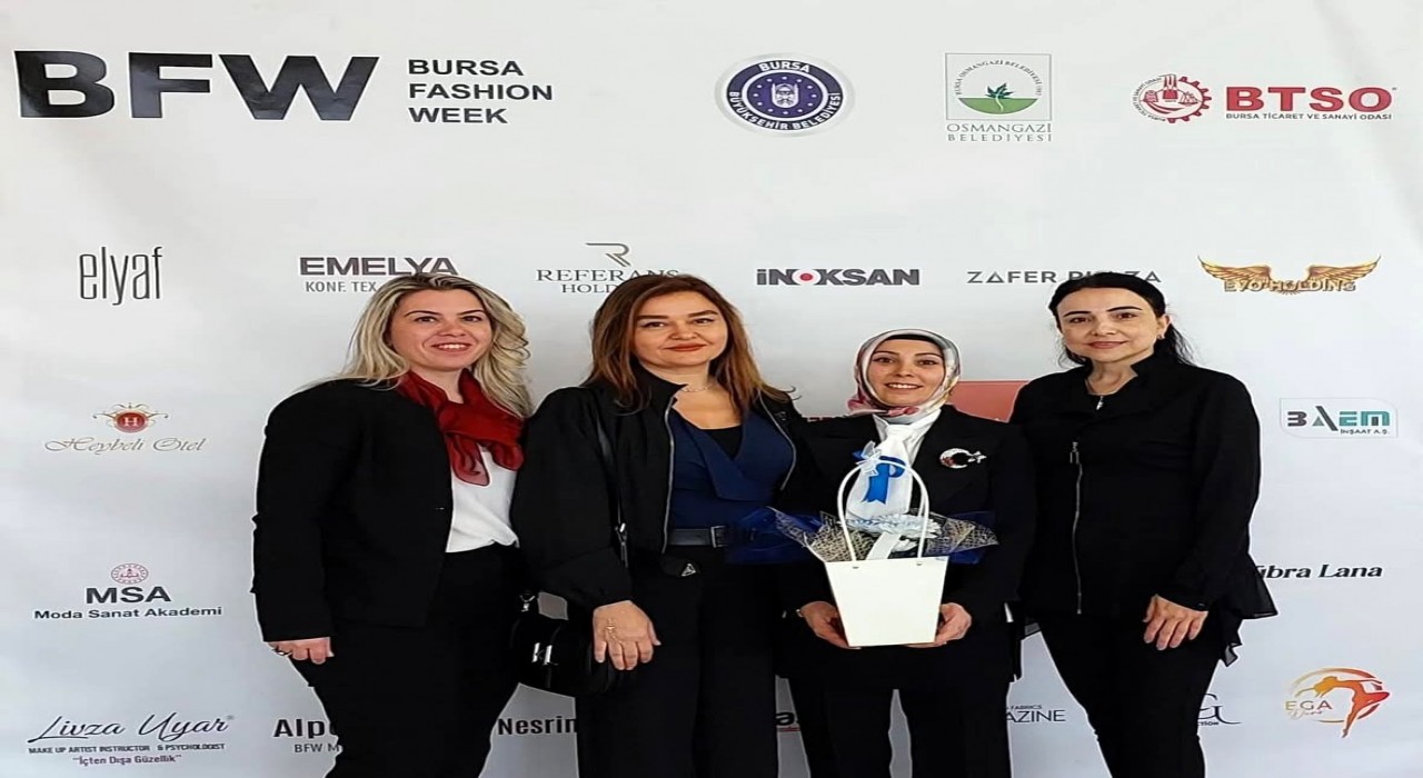 SUBÜ öğrencisi Bursa Fashion Weekte üçüncülük elde etti