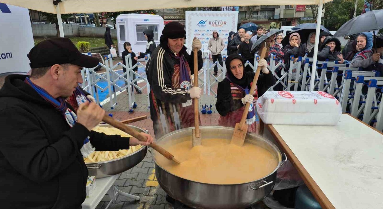 Sultangazide 4. Geleneksel Kuymak Festivalinde Karadeniz rüzgarı esti