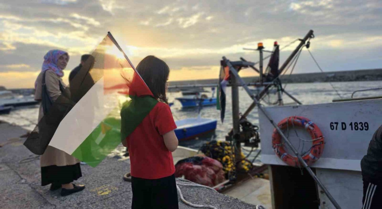 Sumud Filosuna destek için Zonguldaktan Karadenize açıldılar