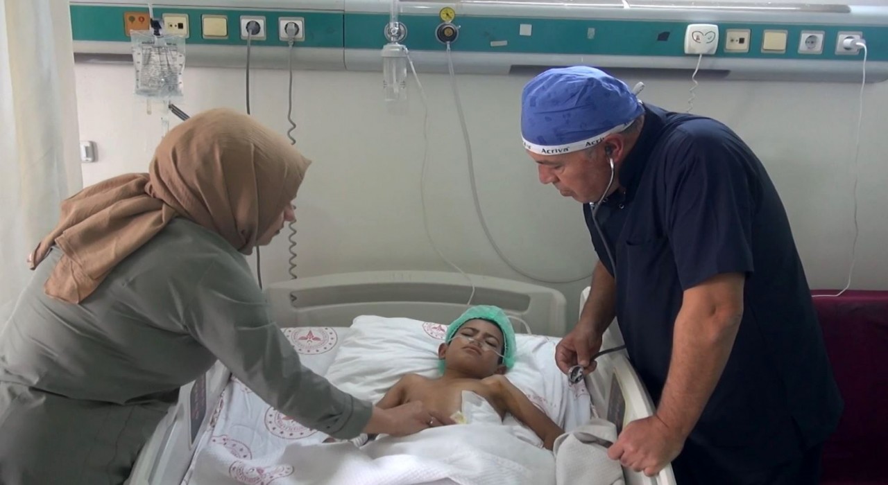 Suriyede akciğer kisti patlayan 7 yaşındaki çocuk Şanlıurfada kurtarıldı