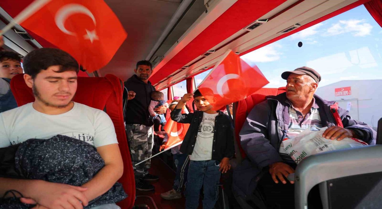 Suriyelilerin  ülkelerine geri dönüşü sürüyor