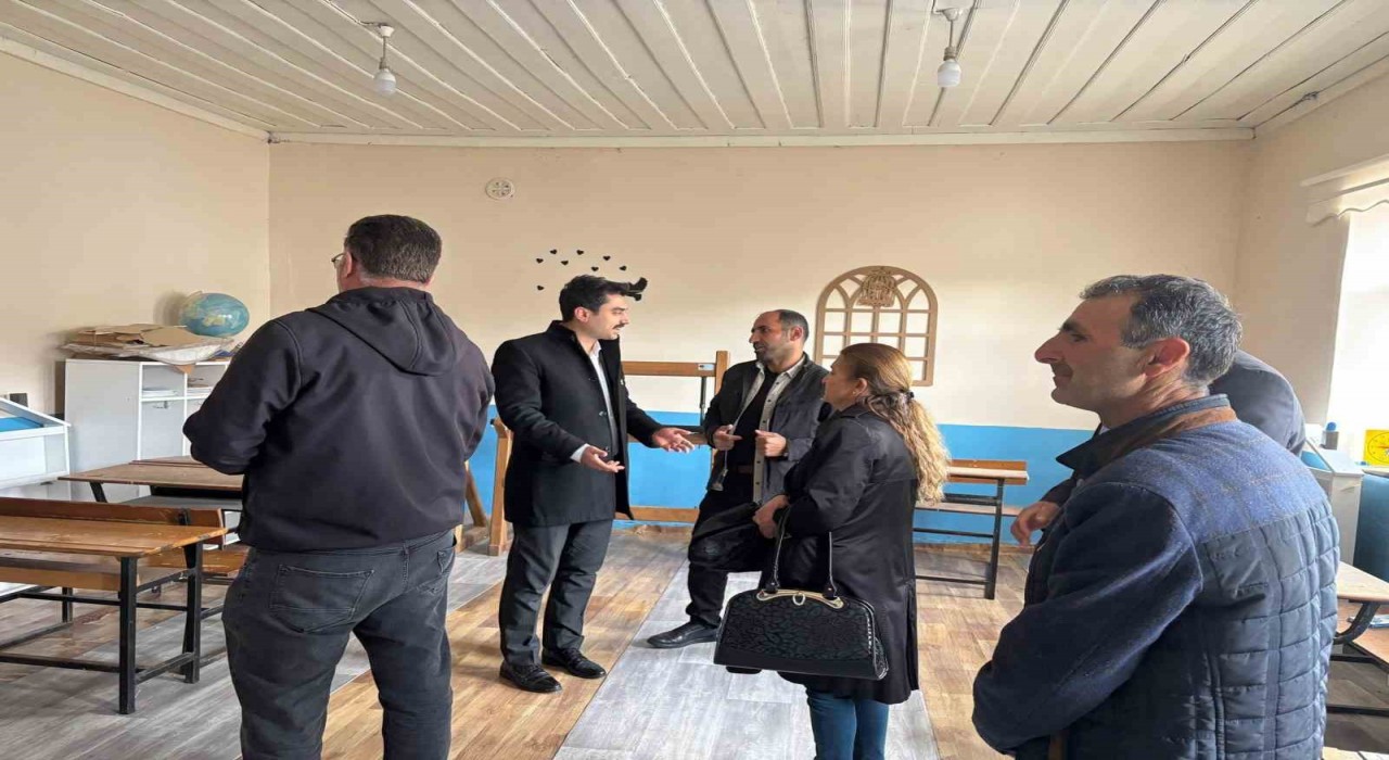 Susuz Kaymakamı Tutal, köy köy dolaşıyor