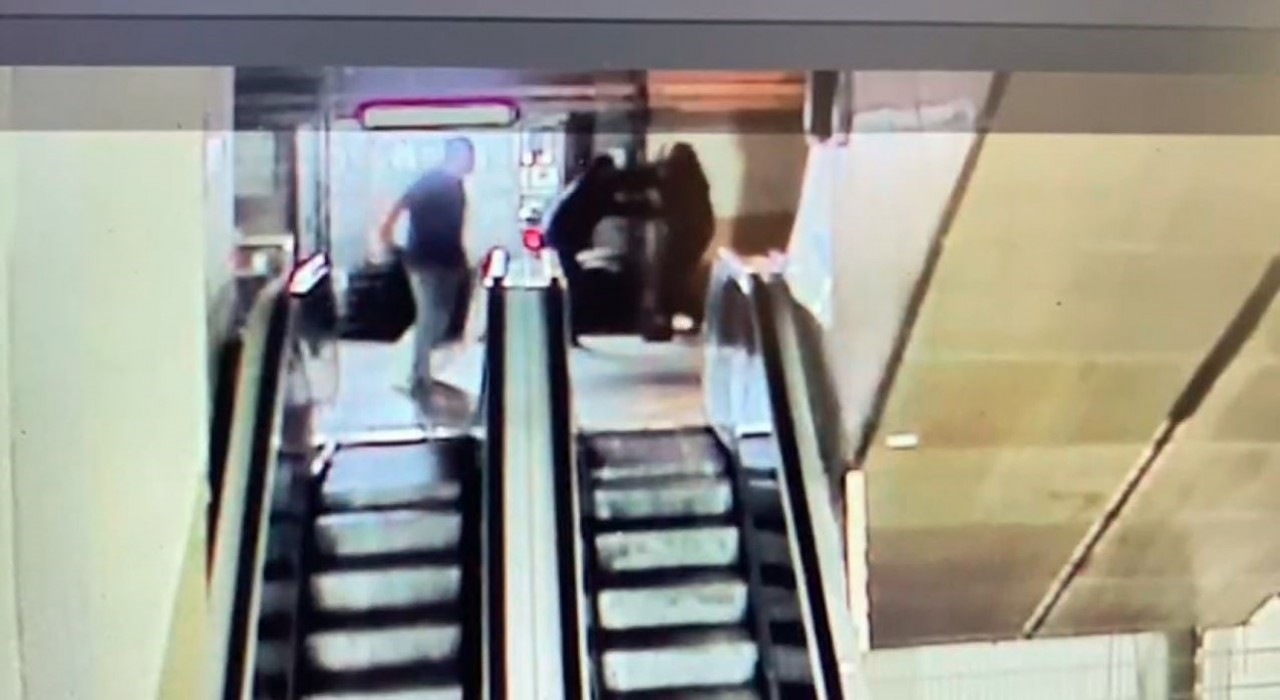 Taksimde kan donduran cinayet: Para vermeyince bıçaklandı