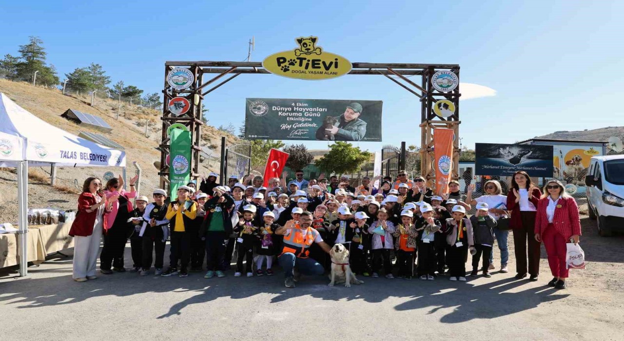 Talasta Dünya Hayvanları Koruma Günü renkli etkinliklerle kutlandı