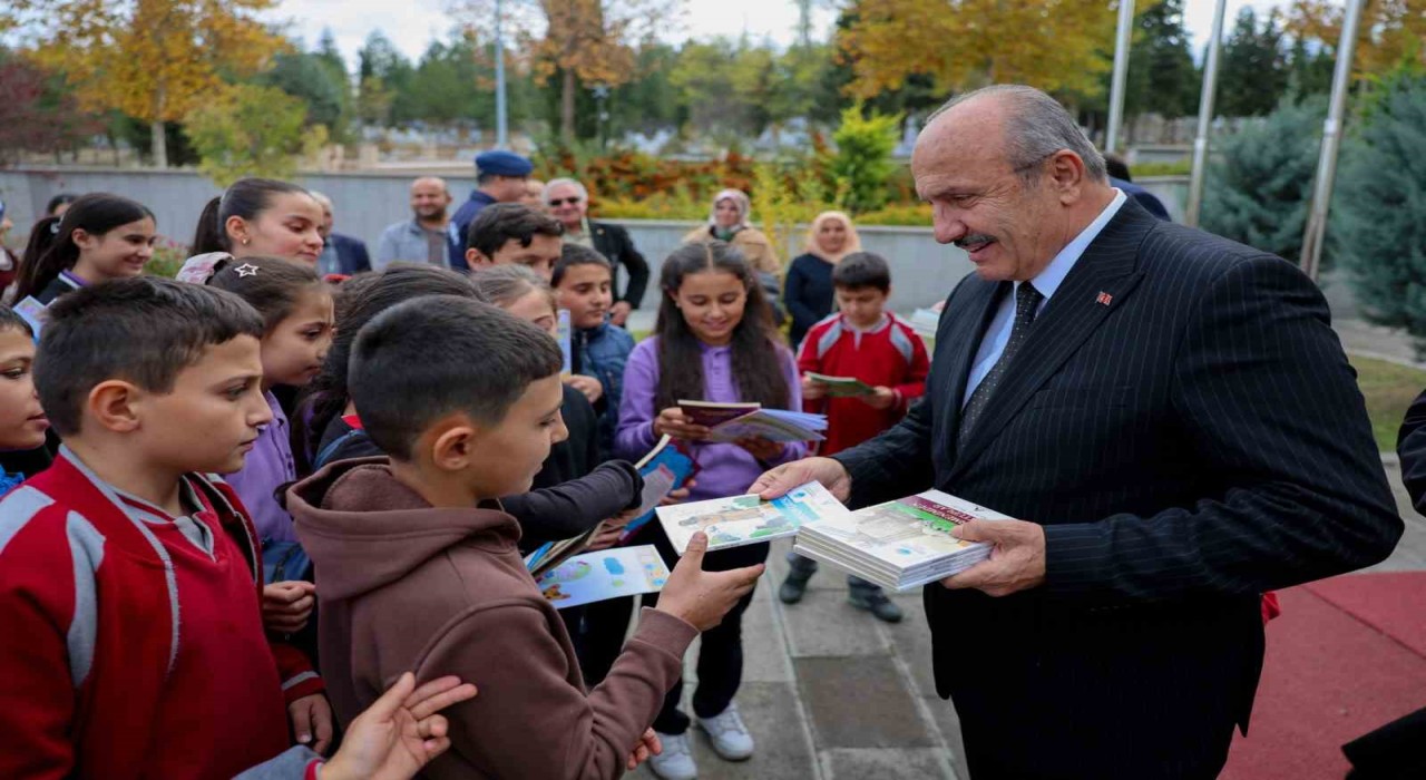 Taşköprü Belediyesinin geleneksel hale getirdiği ‘Çocuk Kitapları Günleri devam ediyor