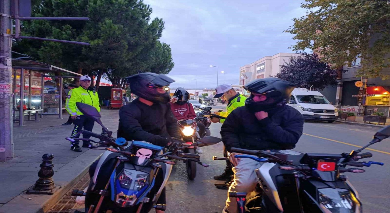 Tekirdağ Polisi gürültü kirliliğine geçit vermedi: Abart egzoz kullanan sürücülere ceza yağdı