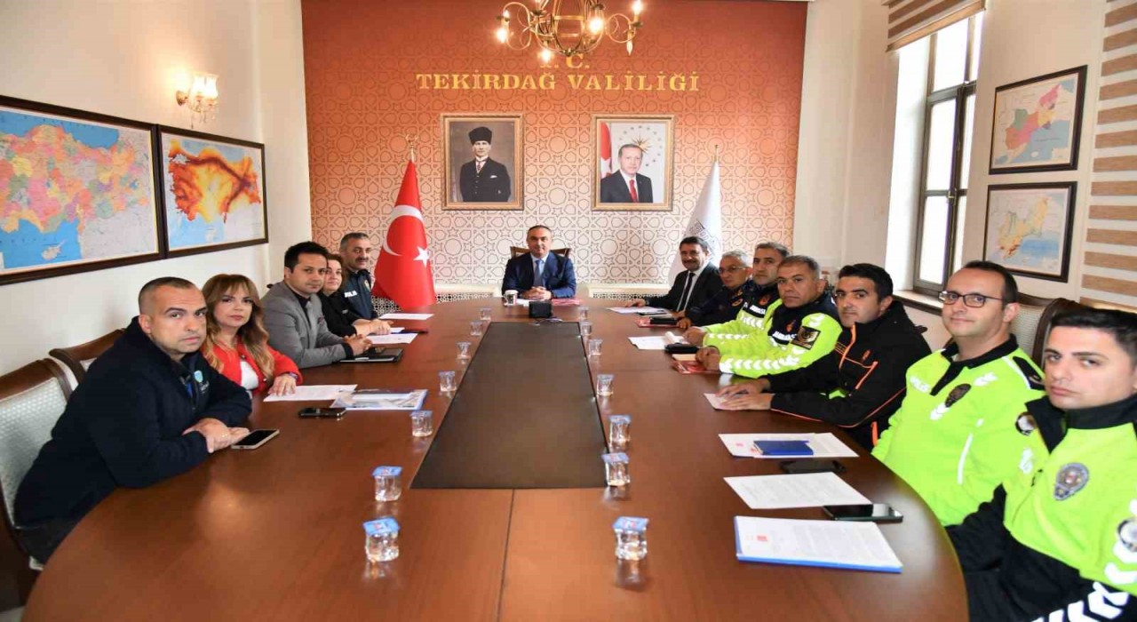 Tekirdağda Trafik Güvenliği Toplantısı: Trafik işaretleri sadeleştirme komisyonu kuruldu