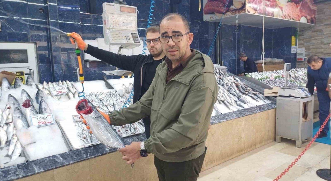 Tezgahlarda hamsi bolluğu