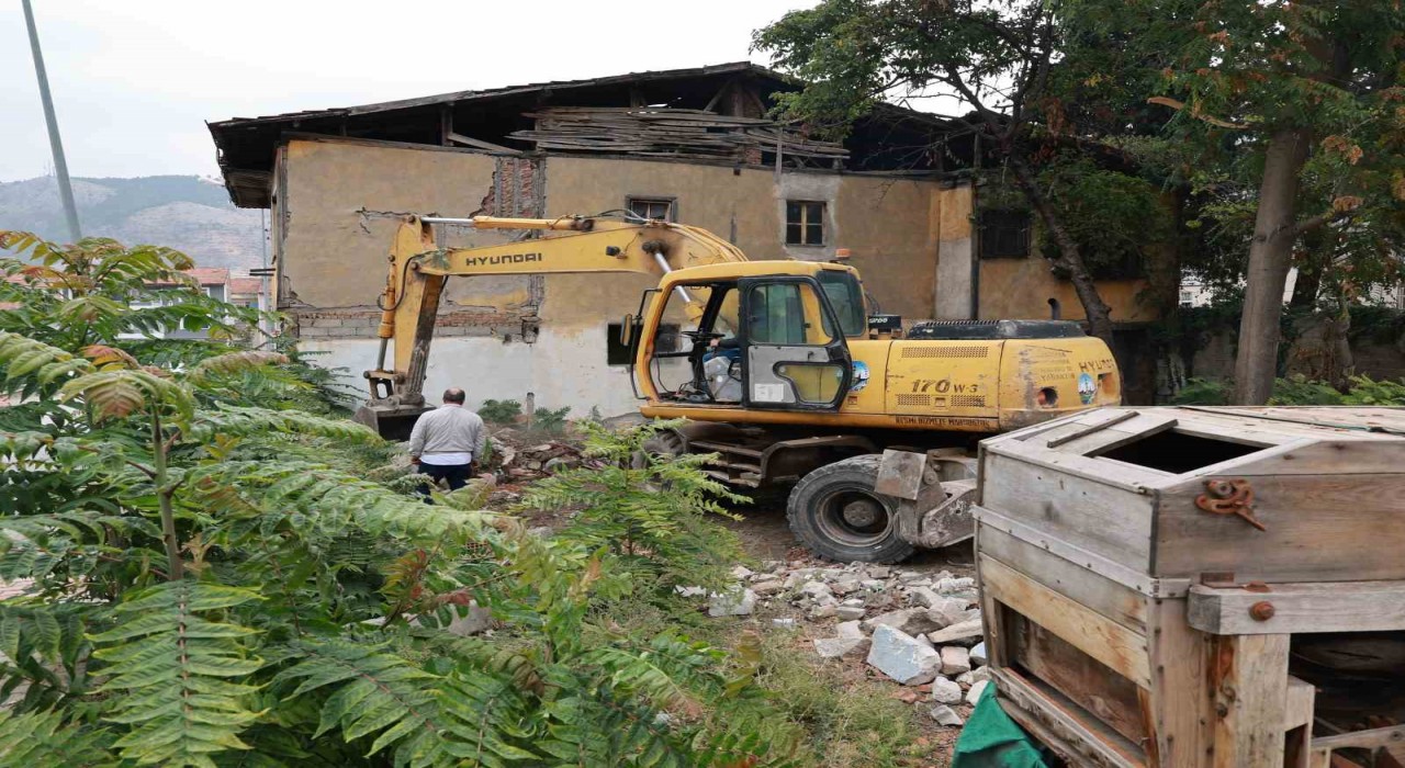 Tokatta metruk binaların yerine otopark yapılacak