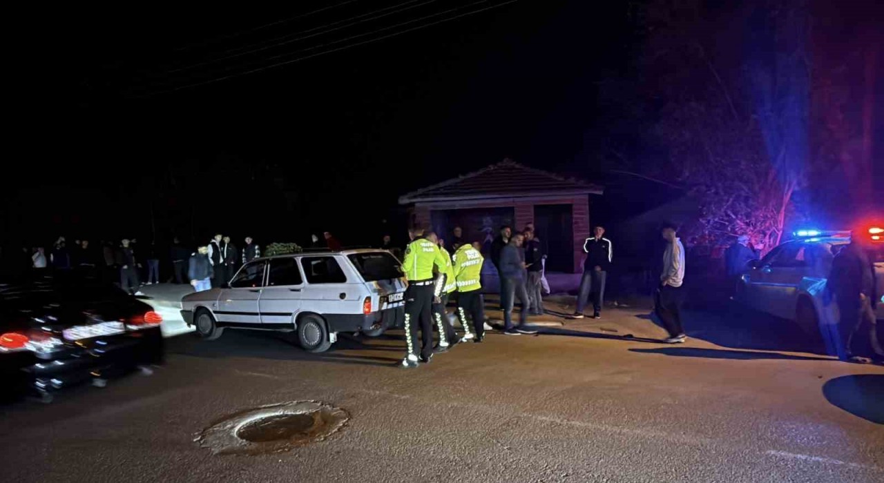 Tokatta motosiklet otomobile çarptı: 2 yaralı