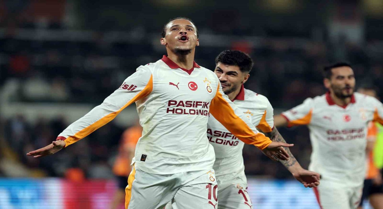 Trendyol Süper Lig: RAMS Başakşehir: 0 - Galatasaray: 1 (İlk yarı)