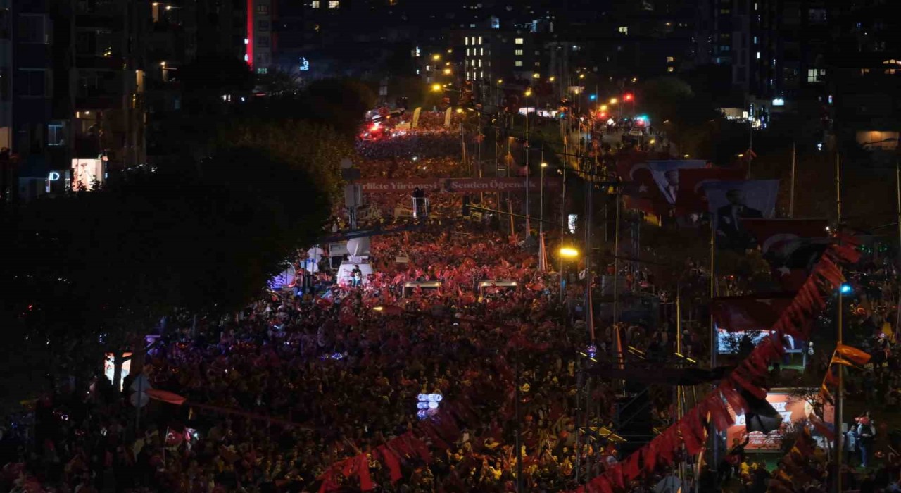 Tüm cumhuriyet sevdalıları Fatih Sultan Mehmet Bulvarında buluşacak