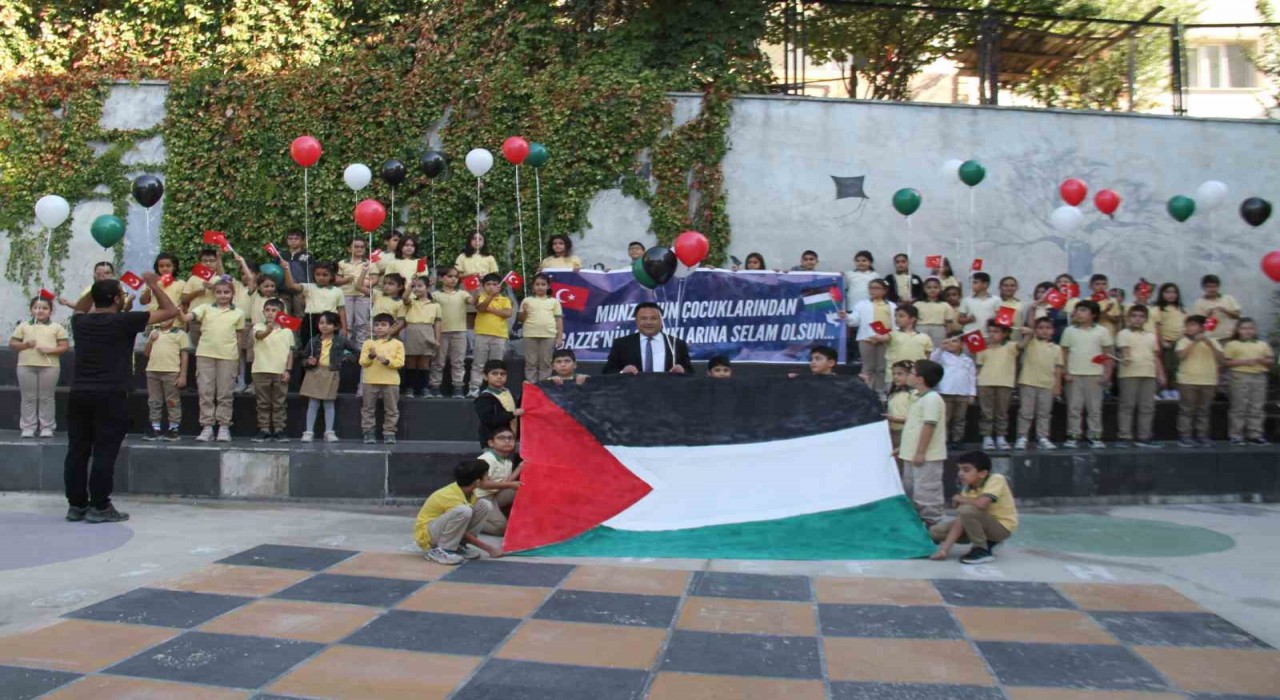 Tuncelide öğrencilerden Filistine destek