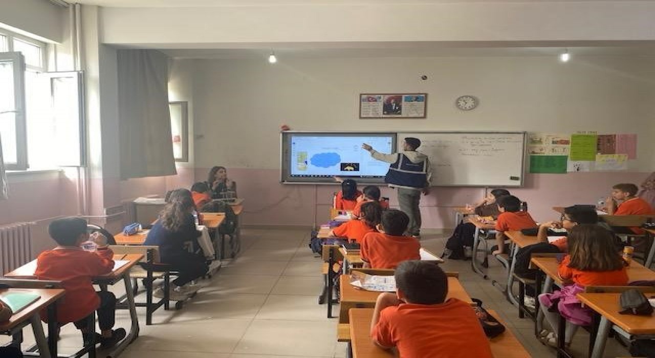 Tuncelide öğrencilere kooperatifçilik eğitimi verildi