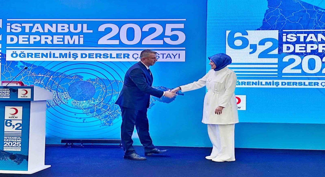 Türk Kızılay Manisa İl Başkanı Gürsele teşekkür belgesi