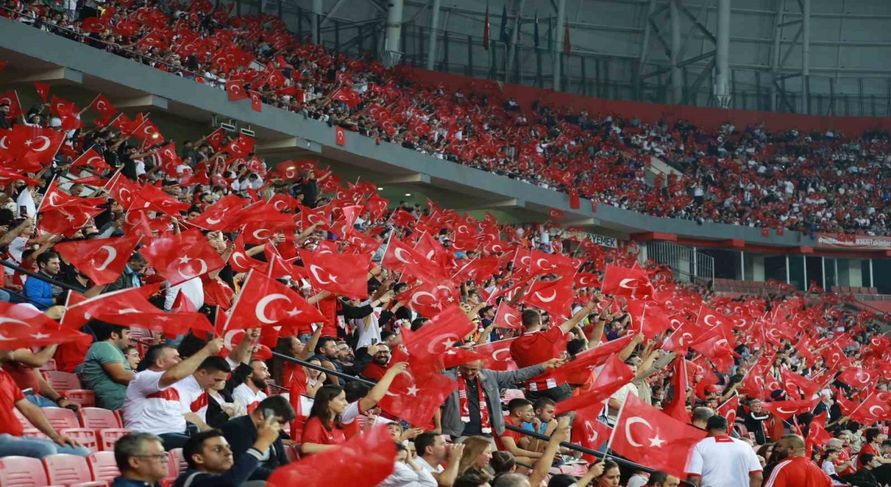 Türkiye - Gürcistan maçının tribün gelirleri Gazzeye bağışlanacak