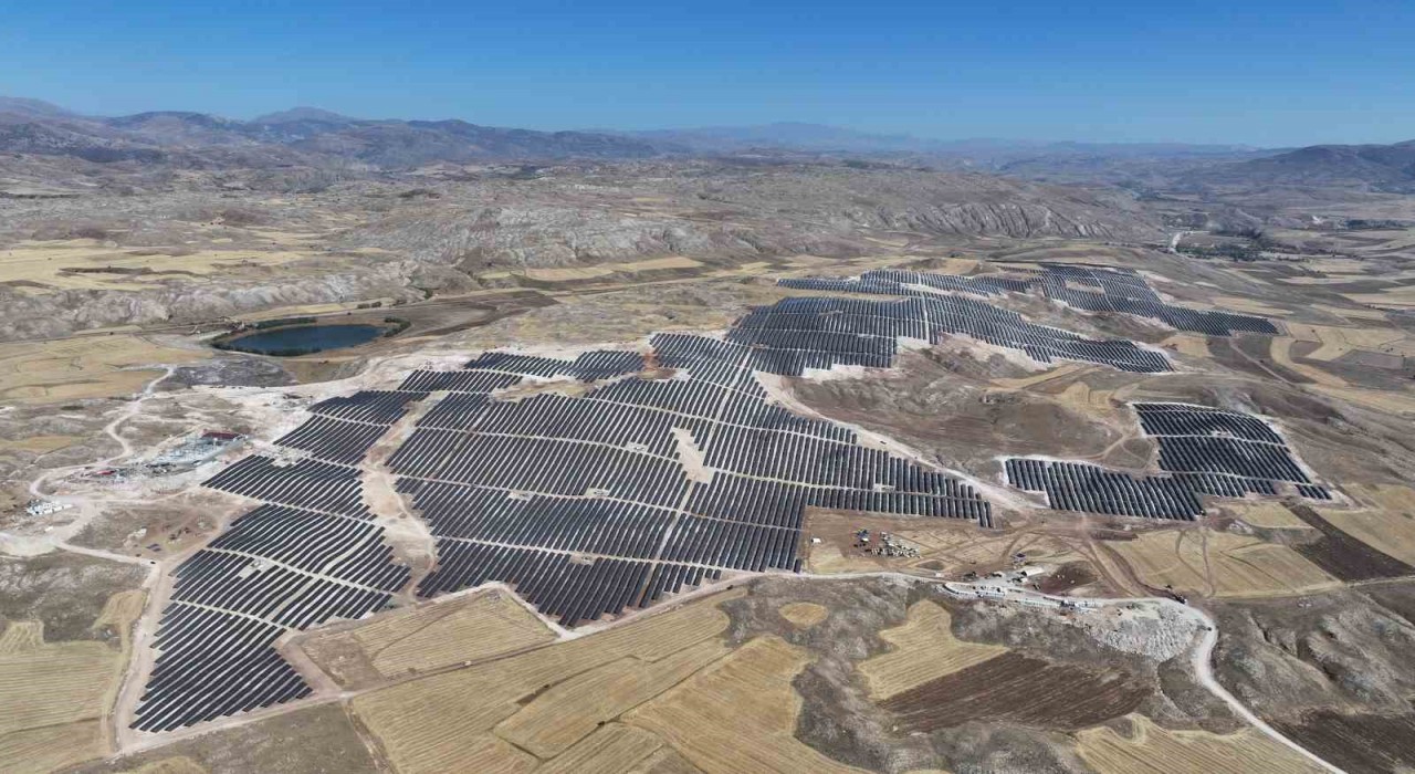 Türkiyenin en yüksek kapasiteli santrallerinden birisi Sivasta hizmete girdi