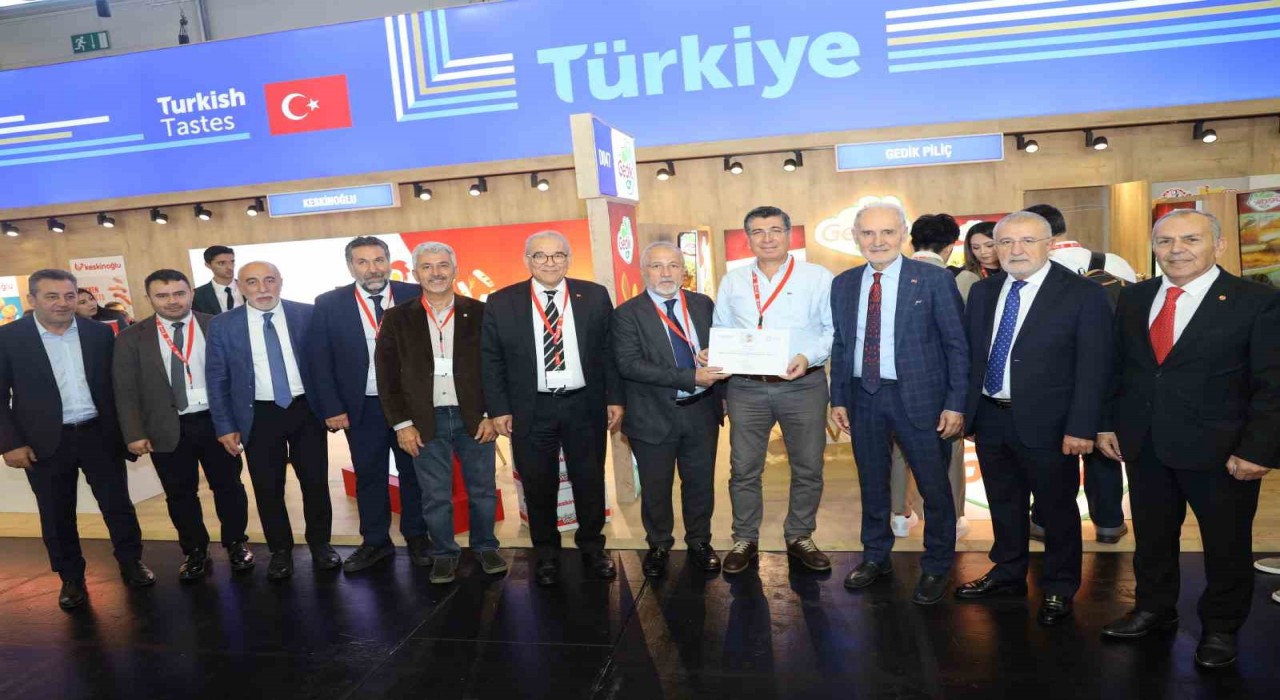 Türkiyenin öncü piliç markalarından Gedik Piliç, ANUGA 2025te yerini aldı