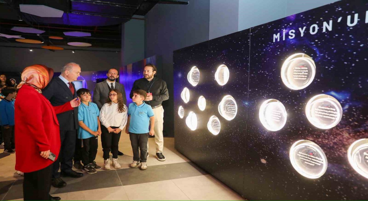 Türkiyenin uzay yolculuğu anlatılıyor