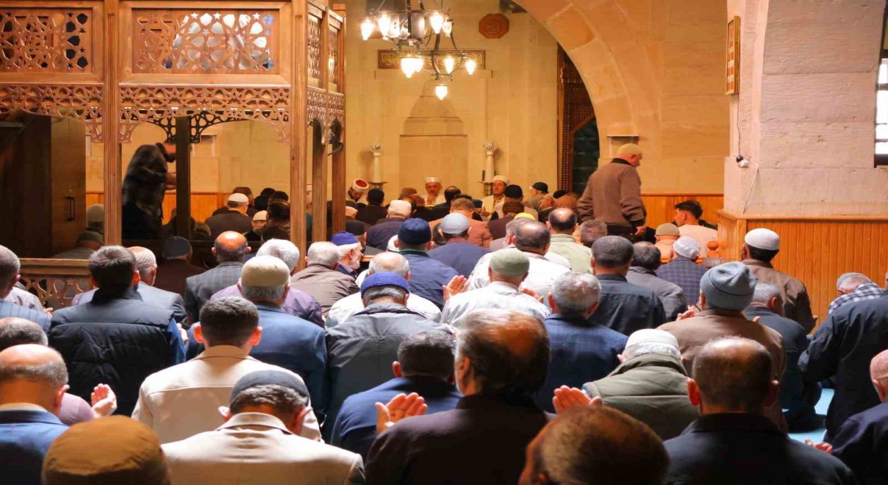 Ulu Camide Kuran ziyafeti