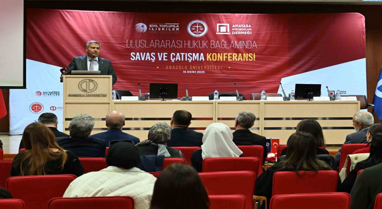 ‘Uluslararası Hukuk Bağlamında Savaş ve Çatışma Konferansı düzenlendi
