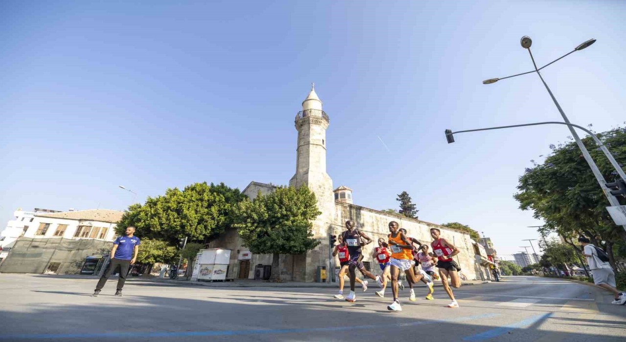 Uluslararası Tarsus Yarı Maratonunda Türk sporcular damga vurdu
