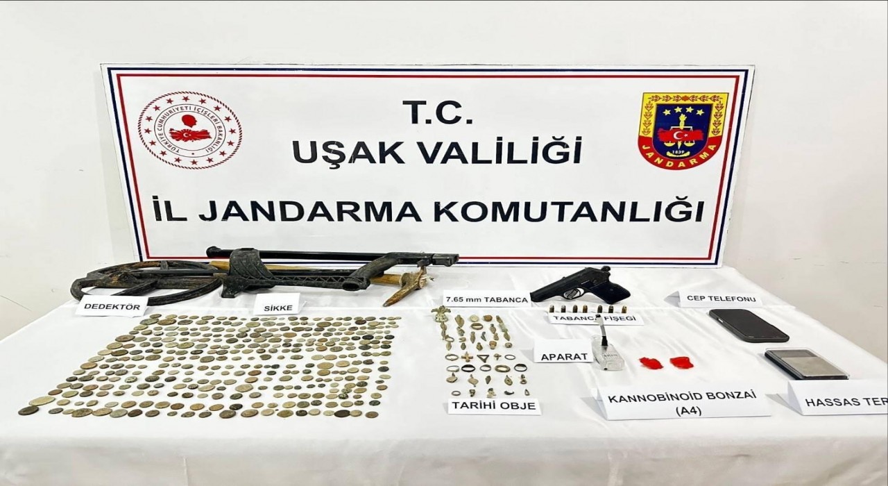 Uşakta jandarma ekipleri tarihi eser kaçakçılarına göz açtırmadı