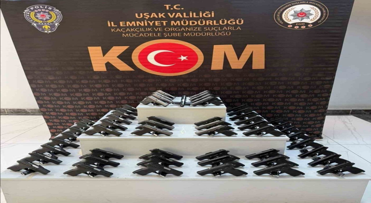 Uşakta otobüste 55 ruhsatsız tabanca bulundu