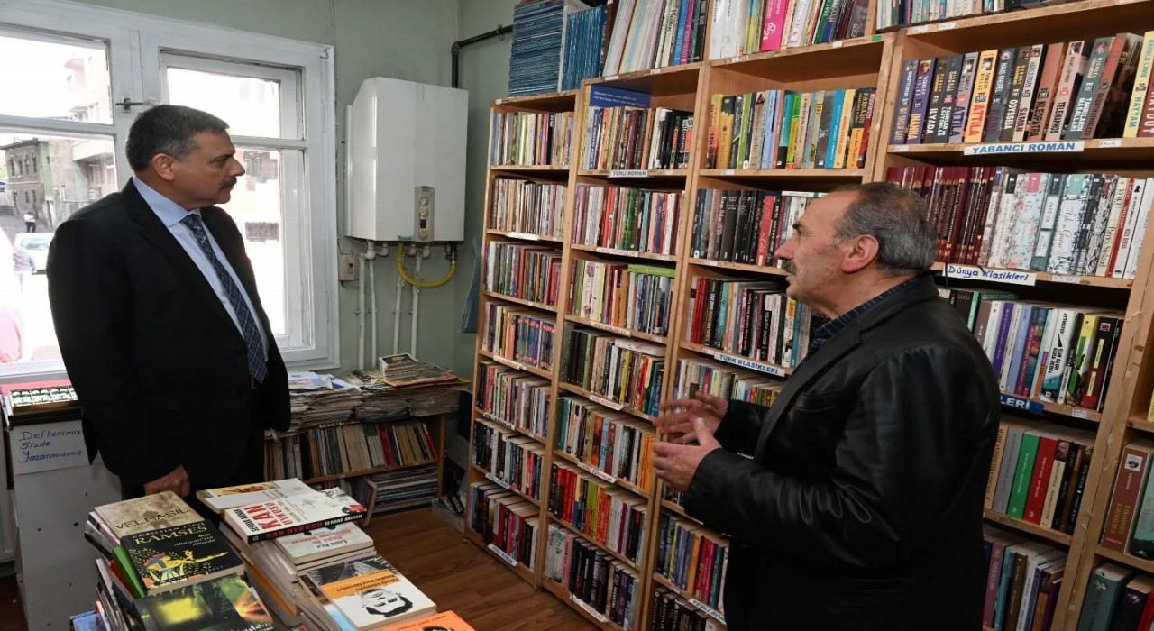 Vali Çiftçiden, İnşirah Sahaf ve Kitabevine ziyaret