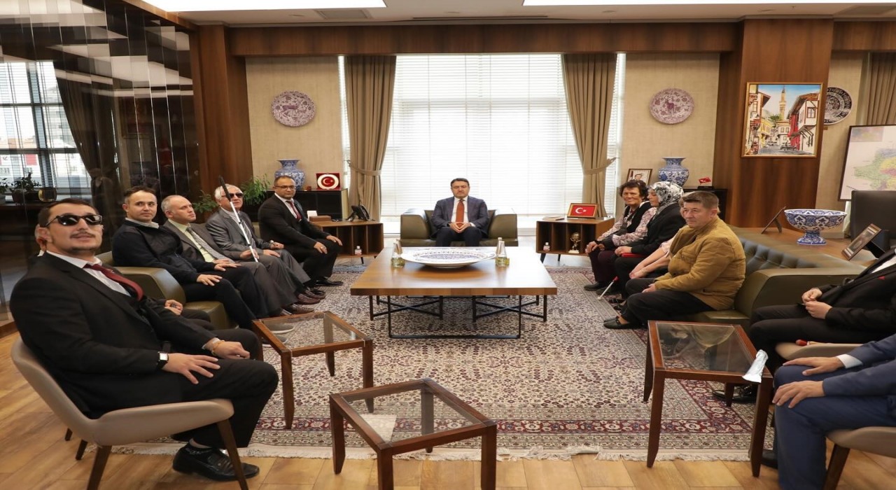 Vali Işın: Engelli vatandaşlarımızın yaşamını daha da kolaylaştırmalıyız