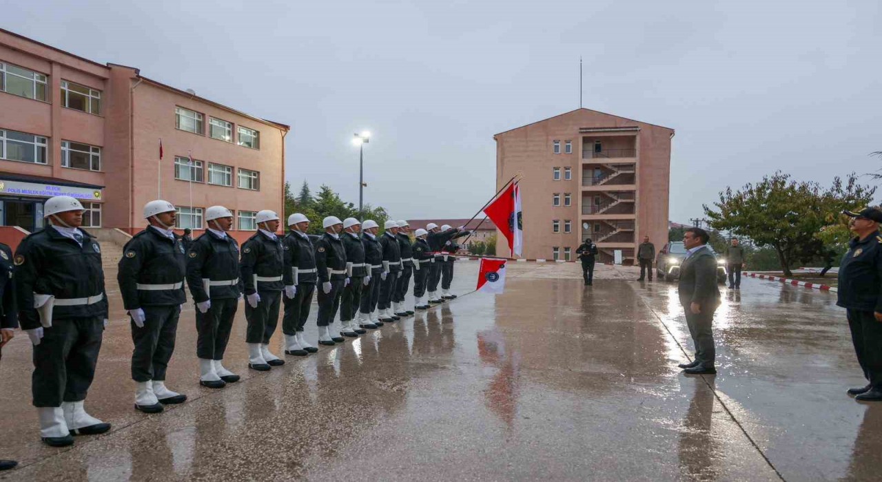 Vali Sözer, POMEM öğrencileriyle bir araya geldi
