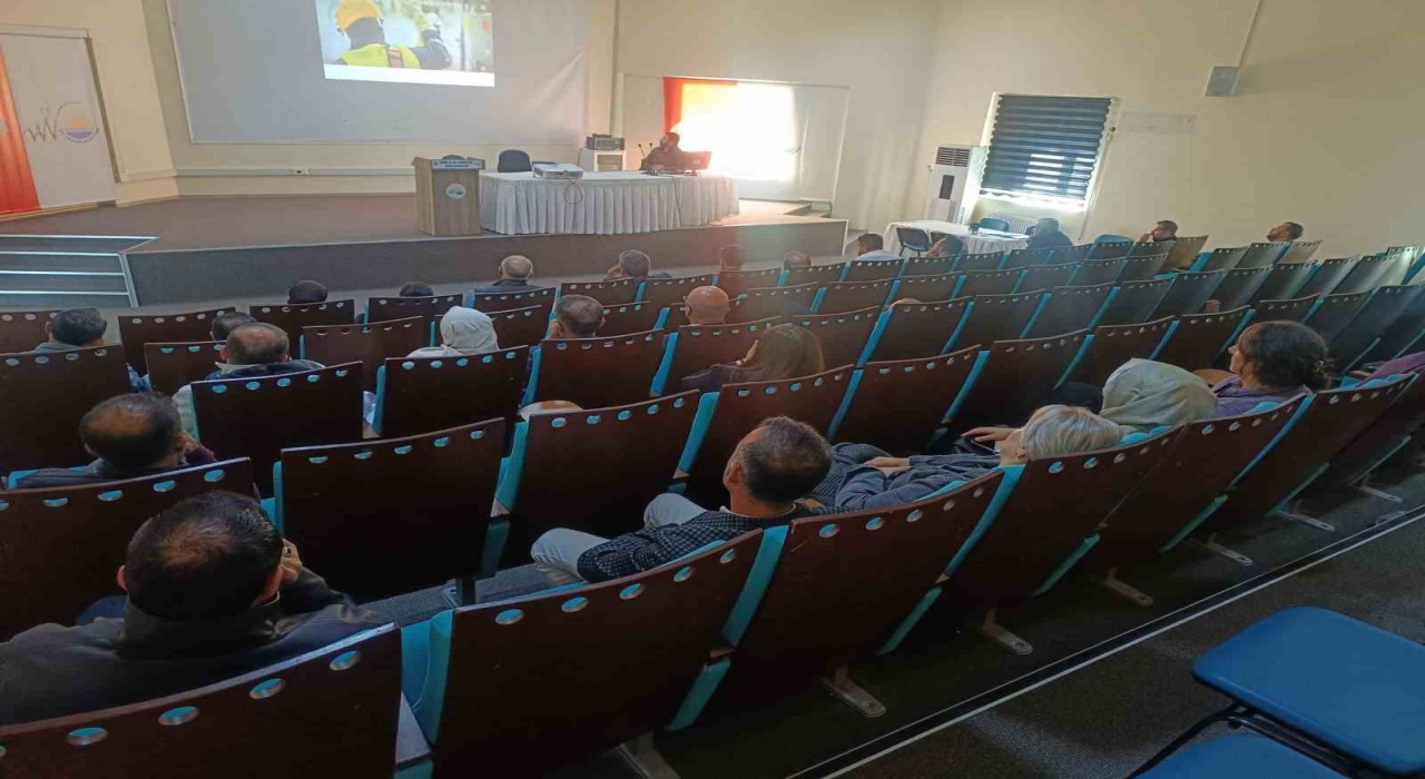 Van Büyükşehir Belediyesinin personellerine İş Güvenliği eğitimi