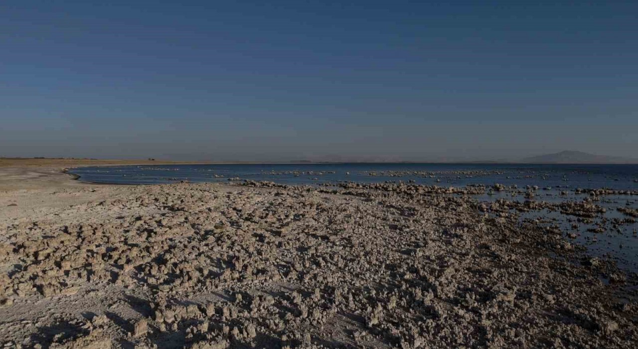 Van Gölünde kuraklık alarmı: Suyun çekilmesi endişe verici bir tabloya dönüştü