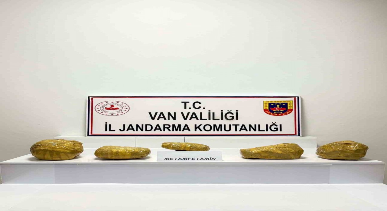 Vanda 21 kilo metamfetamin ele geçirildi