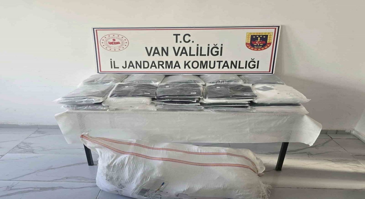 Vanda 3 milyon TL değerinde kaçak malzeme ele geçirildi