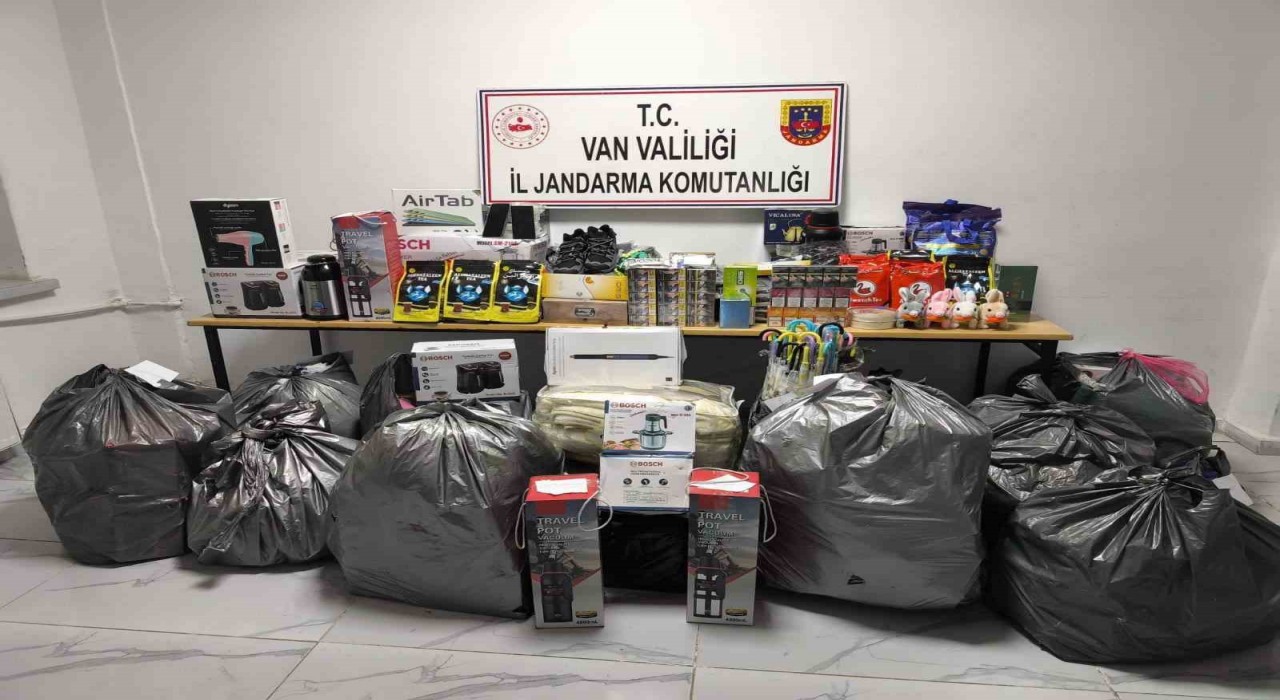 Vanda gümrük kaçağı malzeme ele geçirildi