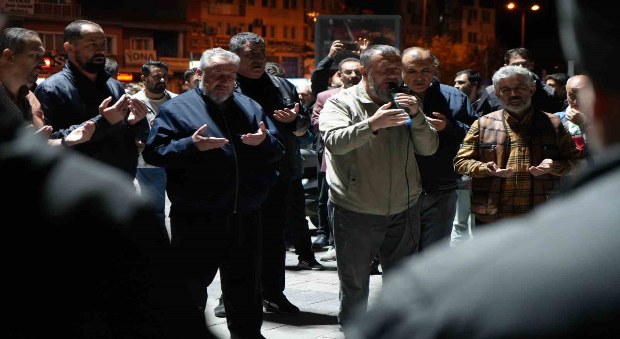 Vatandaşlar, Sumud Filosuna saldıran İsraili protesto etti