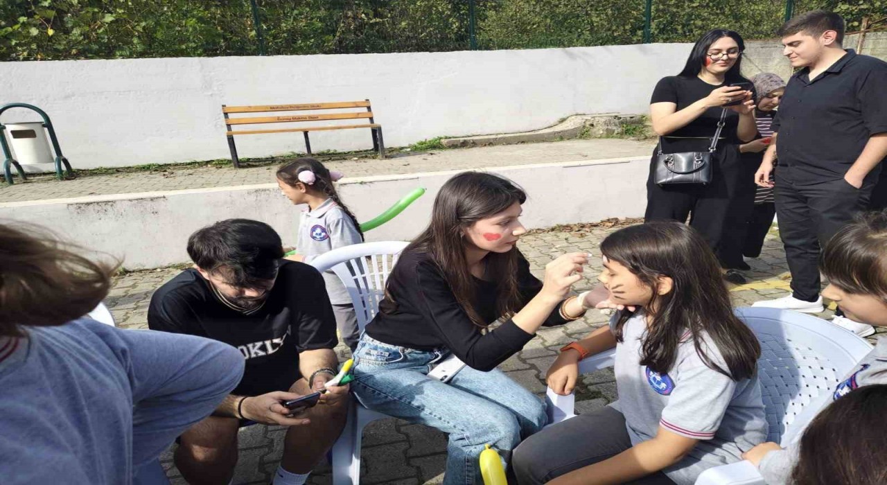 Veliler geleneksel oyunlarla yeniden çocuk oldu