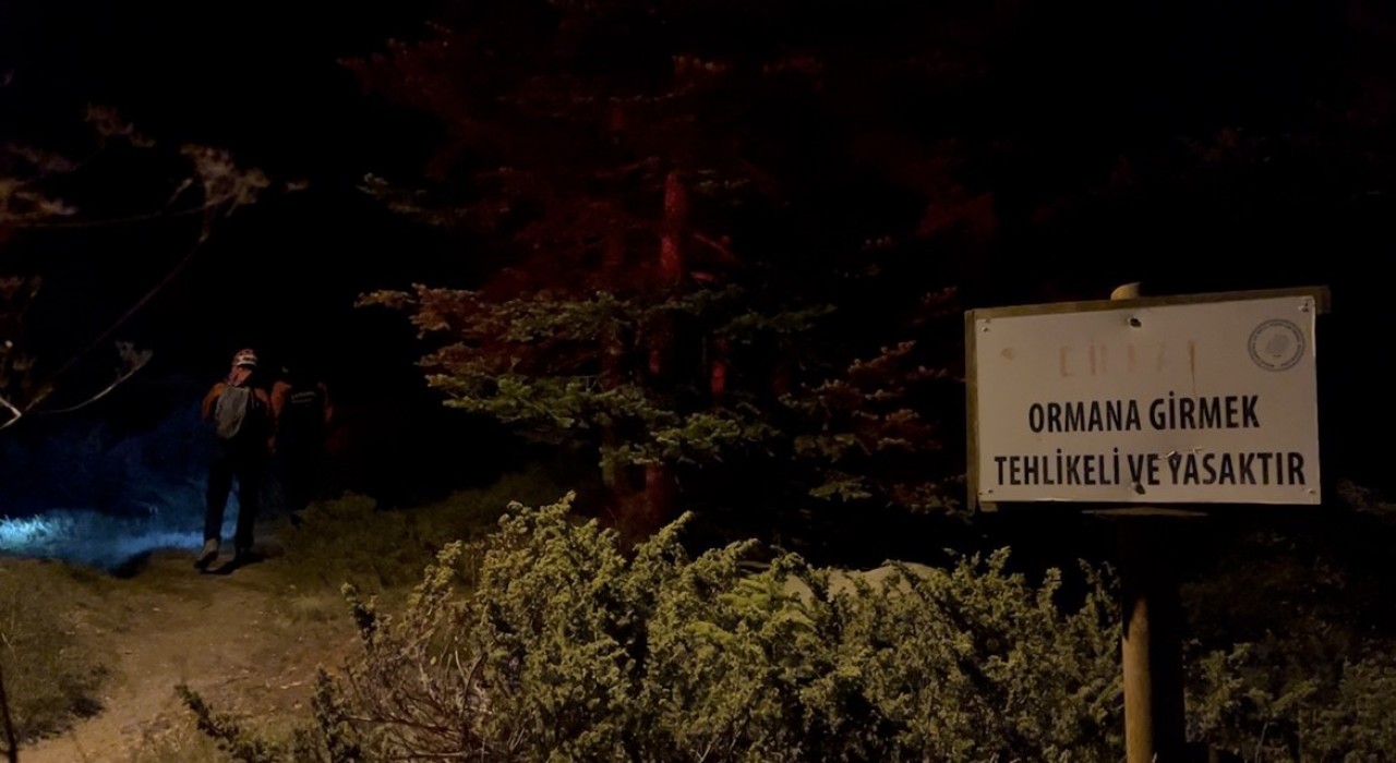 X-ray cihazına yaklanmamak için Uludağdan yürüyerek aşağı inmek isteyen 2 arkadaş kayboldu